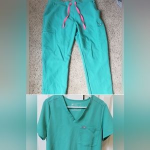 Women's Technical Scrub Top and Bottom.